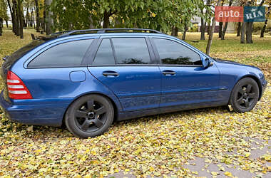 Универсал Mercedes-Benz C-Class 2002 в  фото 11 Универсал Mercedes-Benz C-Class 2002 в