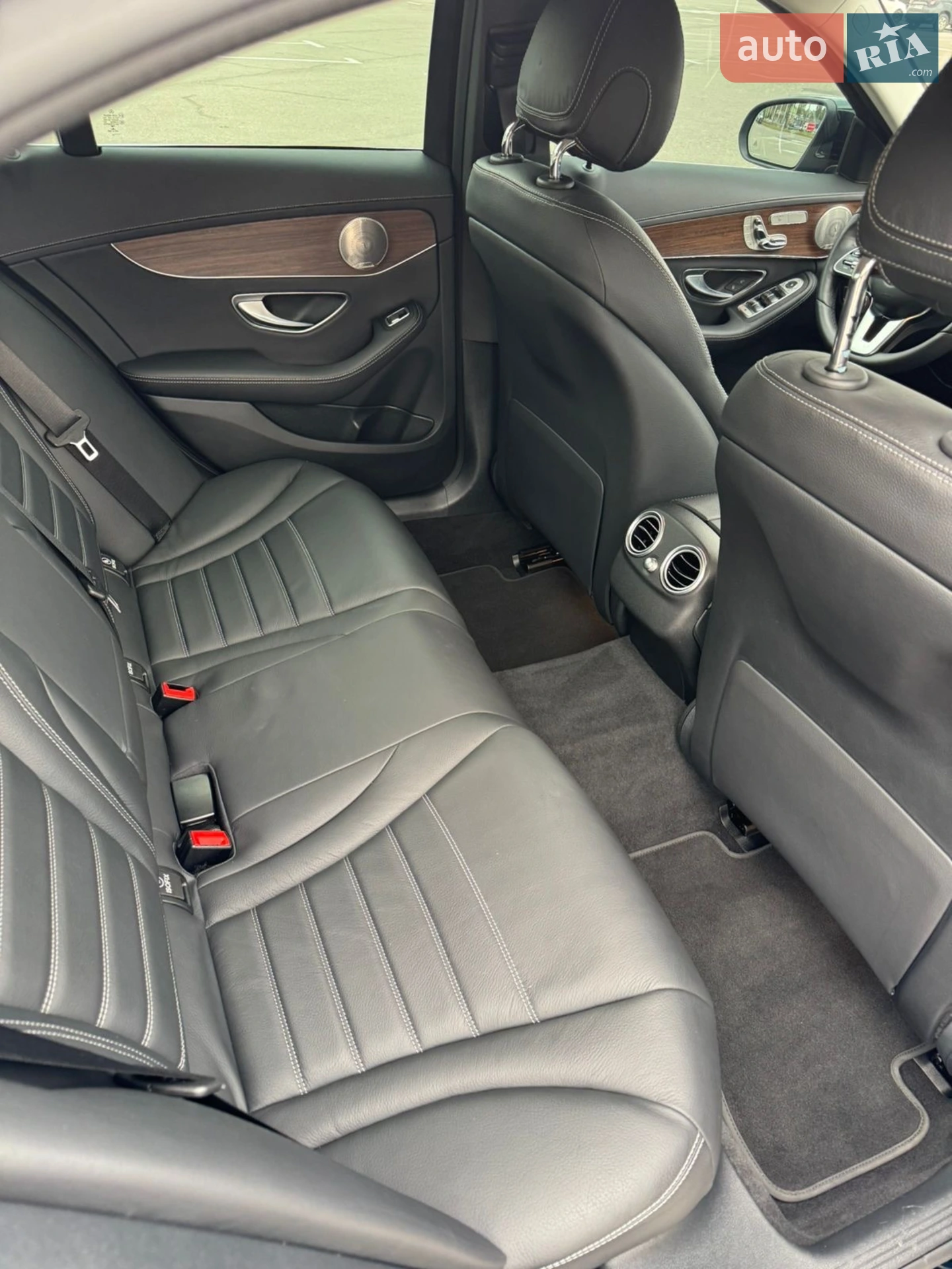 Mercedes-Benz C-Class 2019 VIN WDDWF1FB1KR437663 фото оголошення 30 з 46