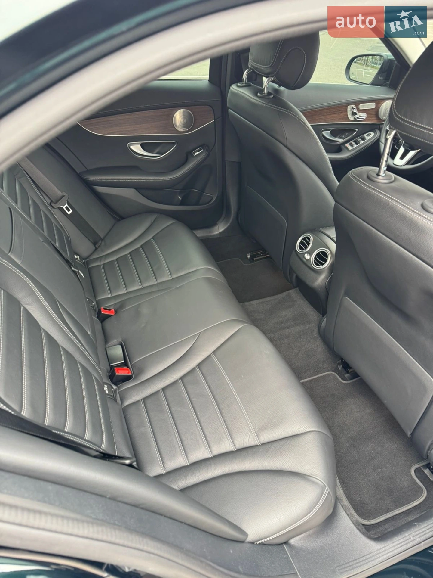 Mercedes-Benz C-Class 2019 VIN WDDWF1FB1KR437663 фото оголошення 31 з 46