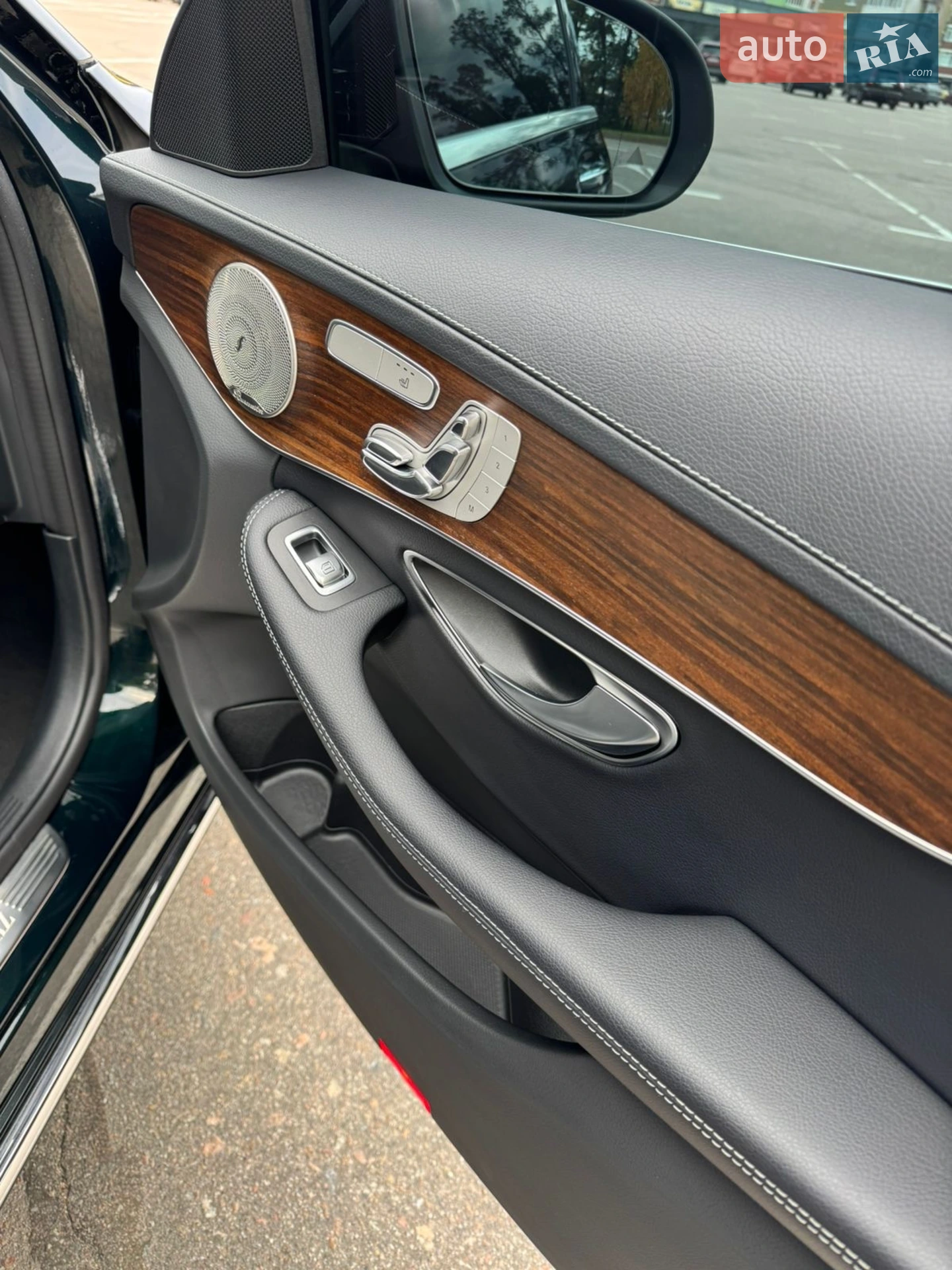 Mercedes-Benz C-Class 2019 VIN WDDWF1FB1KR437663 фото оголошення 32 з 46
