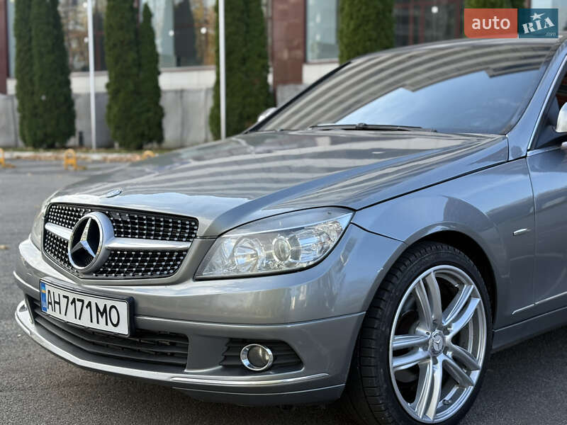 Седан Mercedes-Benz C-Class 2008 в Днепре