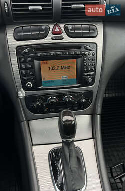 Купе Mercedes-Benz C-Class 2004 в 