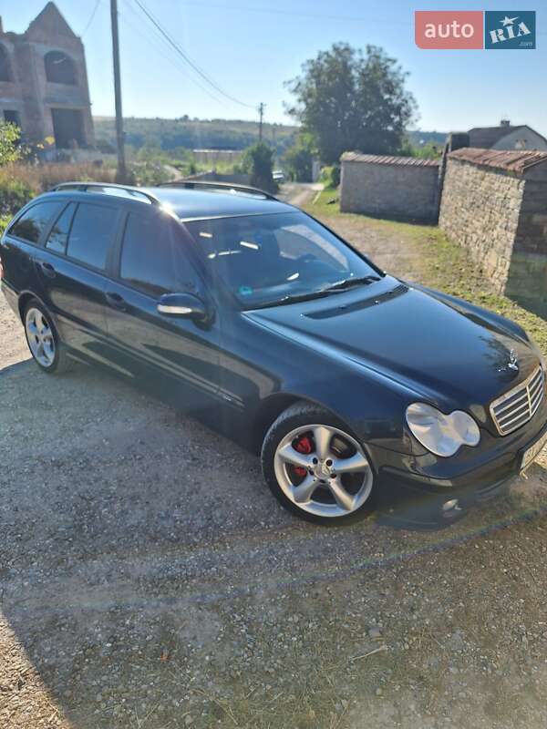 Mercedes-Benz C-Class 2004
