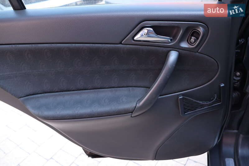 Седан Mercedes-Benz C-Class 2002 в Львове фото 25 Седан Mercedes-Benz C-Class 2002 в Львове