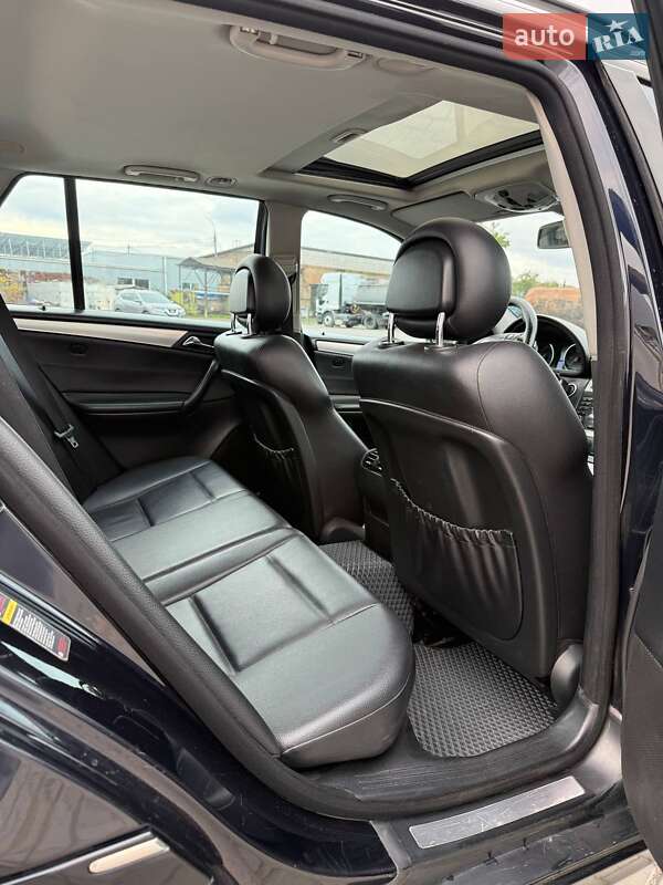 Универсал Mercedes-Benz C-Class 2004 в Черкассах