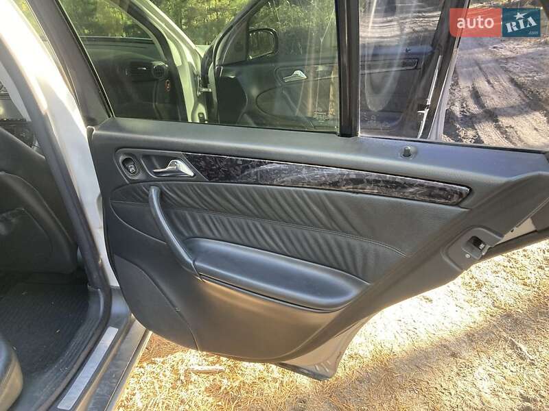 Універсал Mercedes-Benz C-Class 2001 в Києві