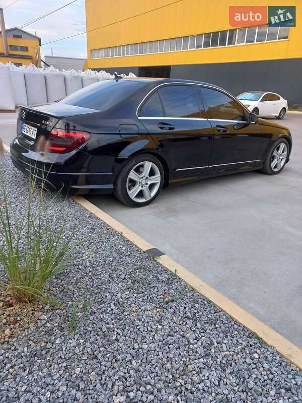 Седан Mercedes-Benz C-Class 2010 в Днепре