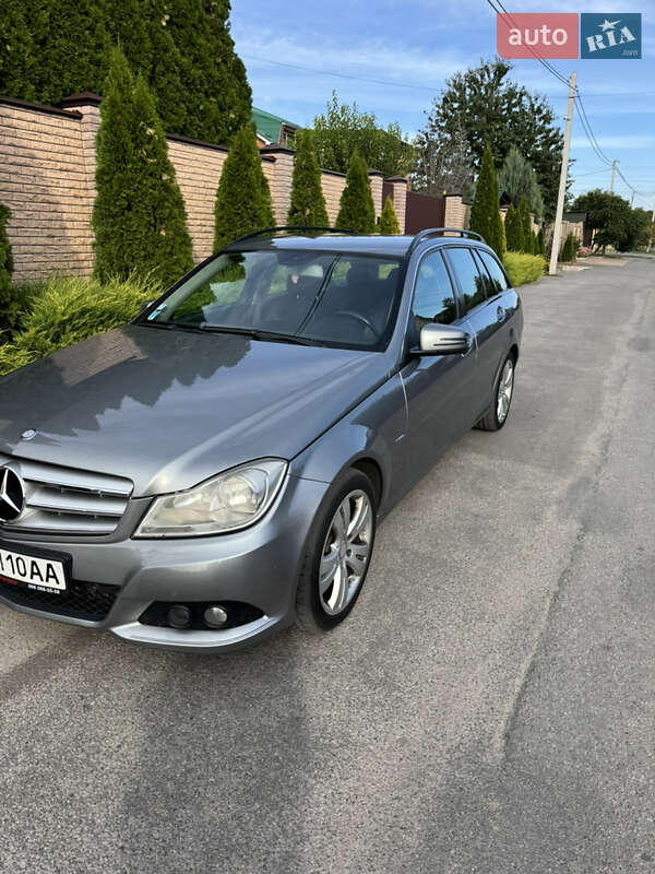 Универсал Mercedes-Benz C-Class 2011 в Виннице