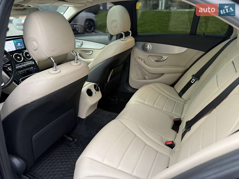 Седан Mercedes-Benz C-Class 2016 в Киеве фото 24 Седан Mercedes-Benz C-Class 2016 в Киеве