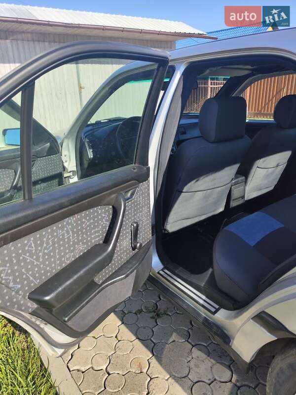 Седан Mercedes-Benz C-Class 1994 в Чернівцях