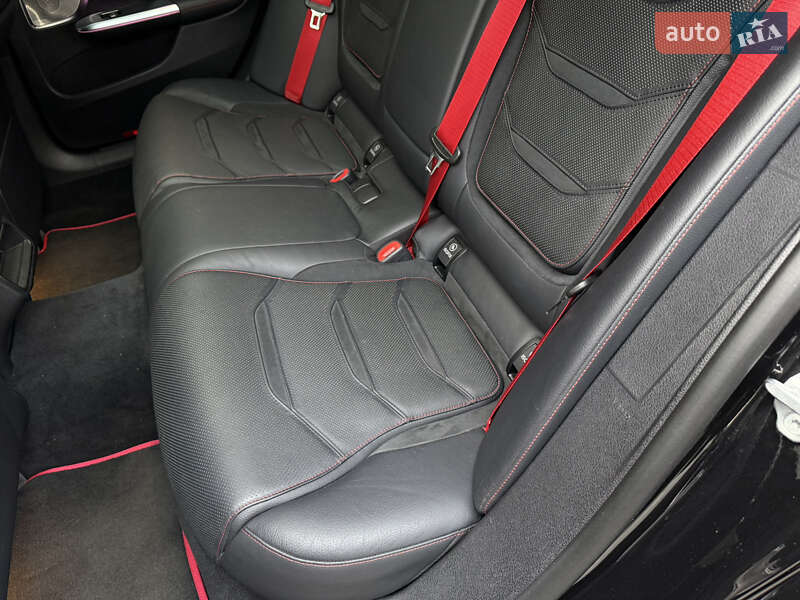 Седан Mercedes-Benz C-Class 2023 в Киеве