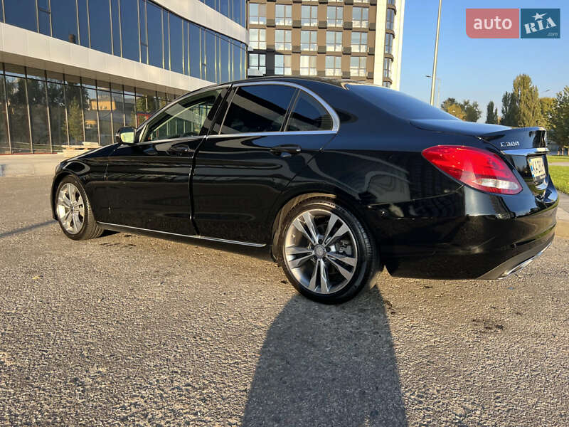 Седан Mercedes-Benz C-Class 2017 в Киеве