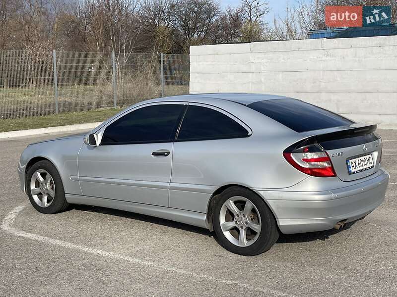 Купе Mercedes-Benz C-Class 2004 в Новій Водолагі фото 9 Купе Mercedes-Benz C-Class 2004 в Новій Водолагі