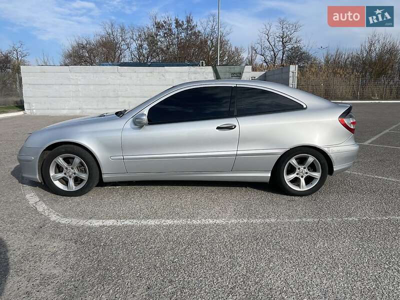 Купе Mercedes-Benz C-Class 2004 в Новій Водолагі фото 16 Купе Mercedes-Benz C-Class 2004 в Новій Водолагі