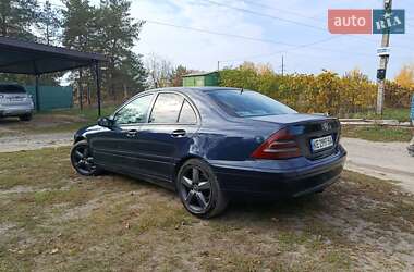 Седан Mercedes-Benz C-Class 2000 в 