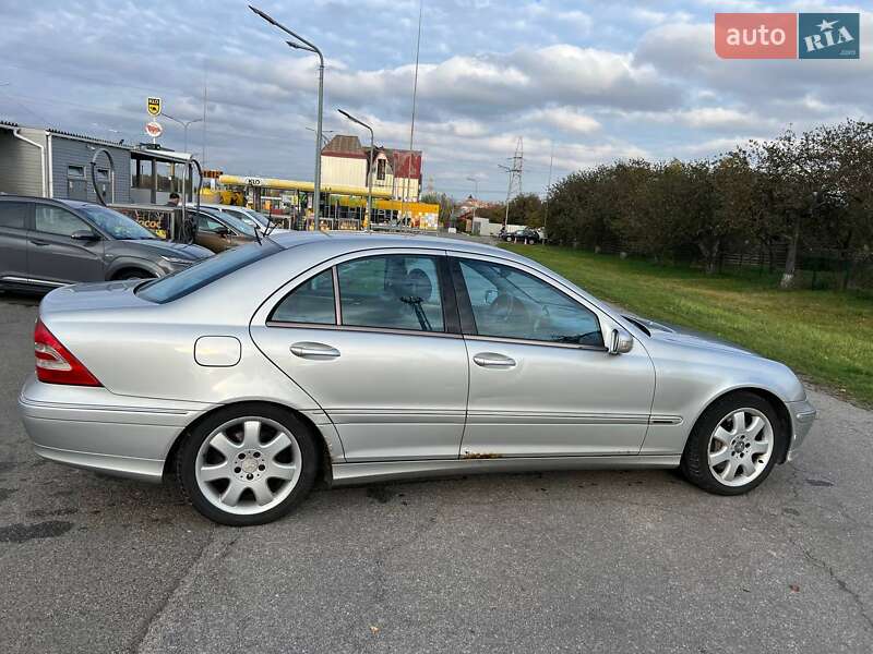 Седан Mercedes-Benz C-Class 2003 в Киеве фото 2 Седан Mercedes-Benz C-Class 2003 в Киеве