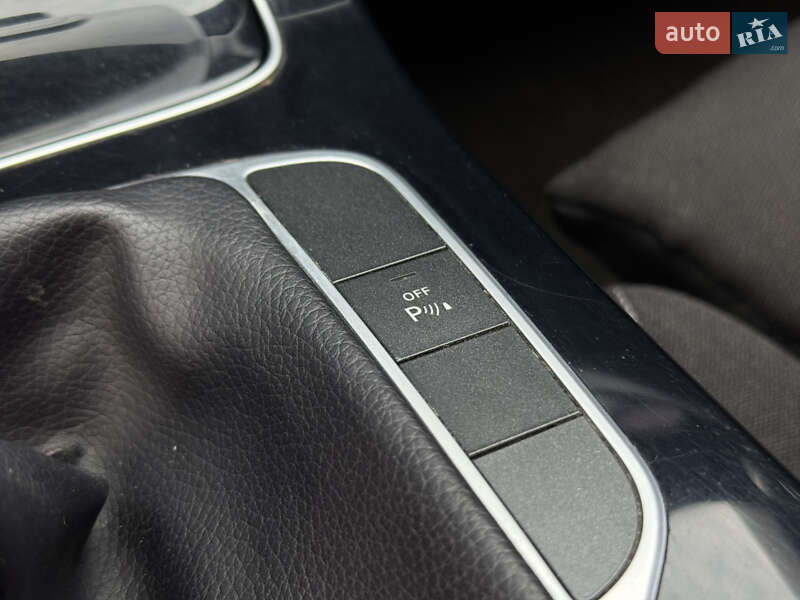 Універсал Mercedes-Benz C-Class 2015 в Києві фото 14 Універсал Mercedes-Benz C-Class 2015 в Києві