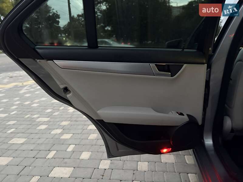 Седан Mercedes-Benz C-Class 2014 в Одессе фото 29 Седан Mercedes-Benz C-Class 2014 в Одессе