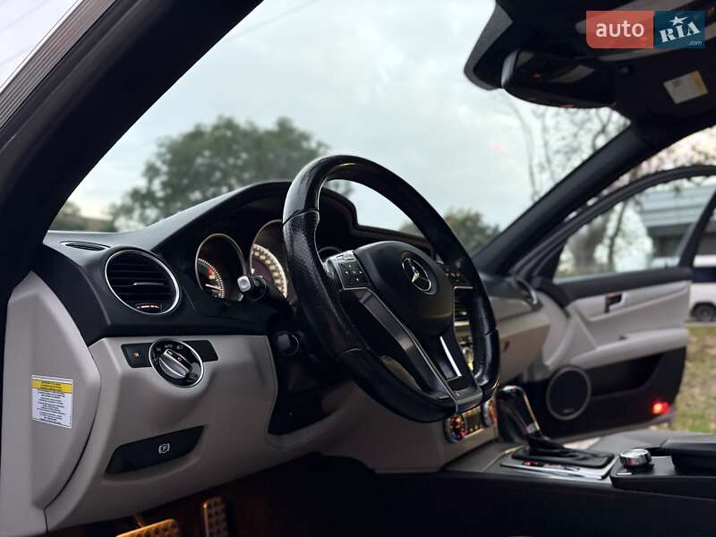 Седан Mercedes-Benz C-Class 2014 в Одессе фото 39 Седан Mercedes-Benz C-Class 2014 в Одессе