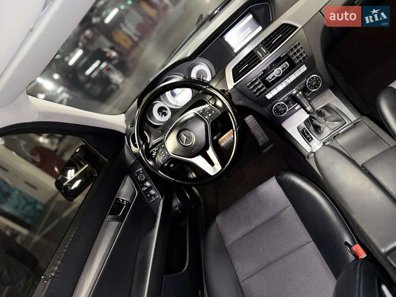 Седан Mercedes-Benz C-Class 2011 в Харкові фото 32 Седан Mercedes-Benz C-Class 2011 в Харкові
