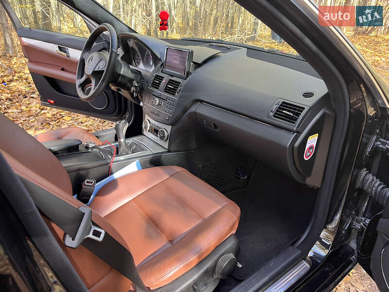 Седан Mercedes-Benz C-Class 2010 в Вінниці фото 29 Седан Mercedes-Benz C-Class 2010 в Вінниці