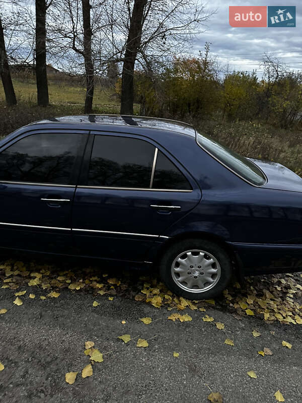 Седан Mercedes-Benz C-Class 1997 в Ромнах фото 5 Седан Mercedes-Benz C-Class 1997 в Ромнах