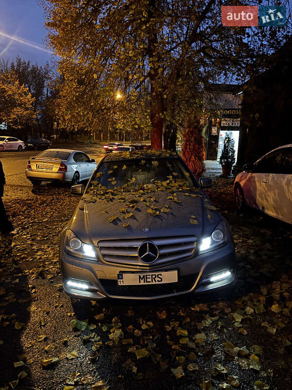 Седан Mercedes-Benz C-Class 2013 в Киеве фото 34 Седан Mercedes-Benz C-Class 2013 в Киеве