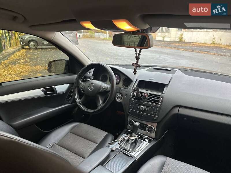 Седан Mercedes-Benz C-Class 2008 в Дніпрі