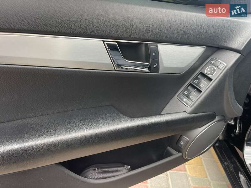 Седан Mercedes-Benz C-Class 2008 в Одессе