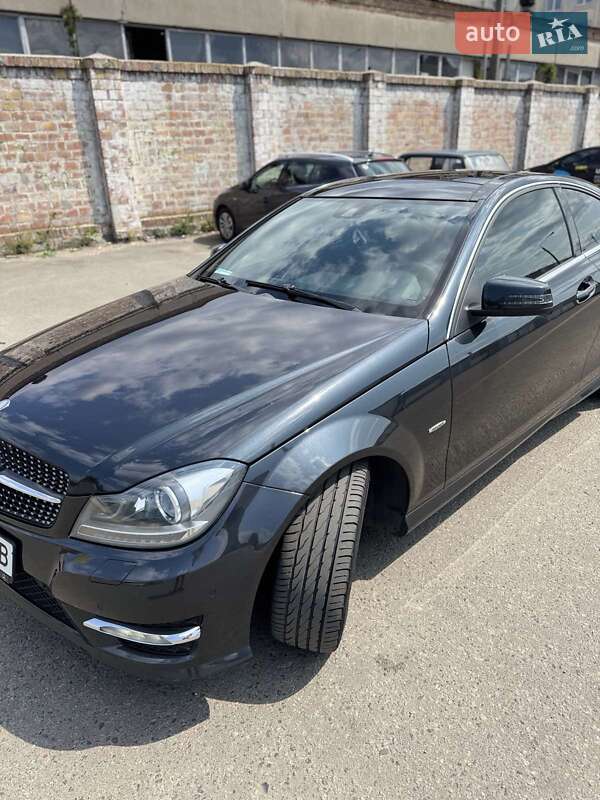 Купе Mercedes-Benz C-Class 2012 в Києві фото 23 Купе Mercedes-Benz C-Class 2012 в Києві