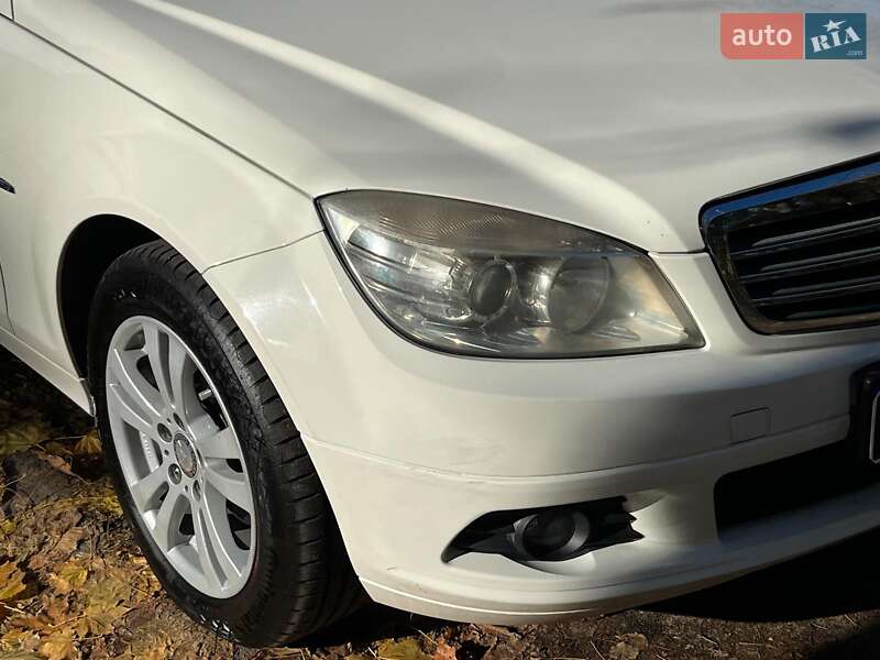 Универсал Mercedes-Benz C-Class 2010 в Киеве