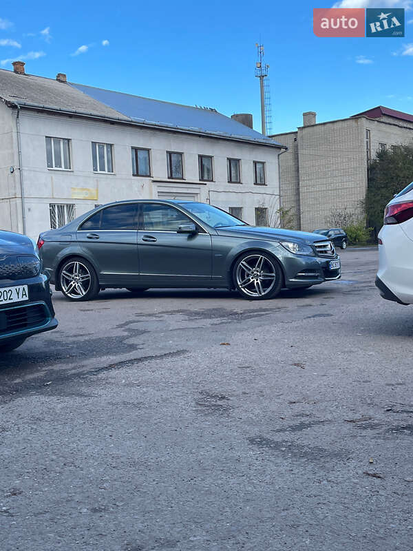 Седан Mercedes-Benz C-Class 2011 в Буске фото 4 Седан Mercedes-Benz C-Class 2011 в Буске