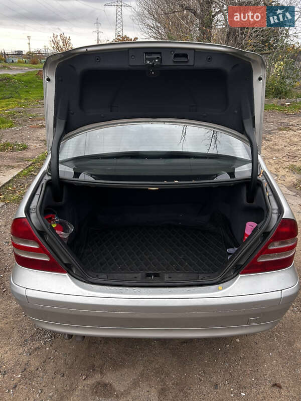 Седан Mercedes-Benz C-Class 2001 в Николаеве