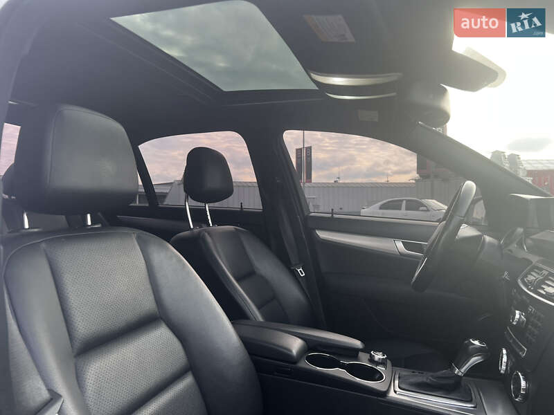 Седан Mercedes-Benz C-Class 2011 в Києві фото 14 Седан Mercedes-Benz C-Class 2011 в Києві