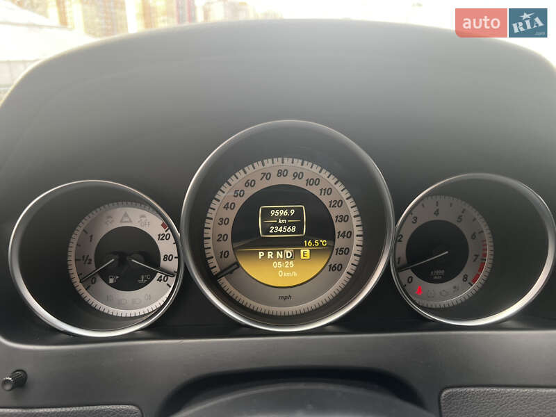 Седан Mercedes-Benz C-Class 2011 в Києві фото 18 Седан Mercedes-Benz C-Class 2011 в Києві