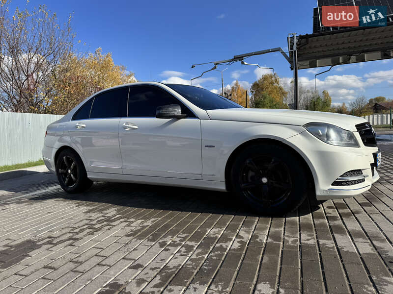 Седан Mercedes-Benz C-Class 2011 в Калинівці