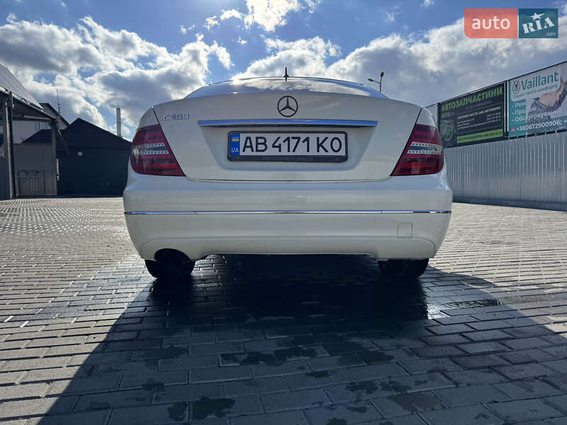 Седан Mercedes-Benz C-Class 2011 в Калинівці