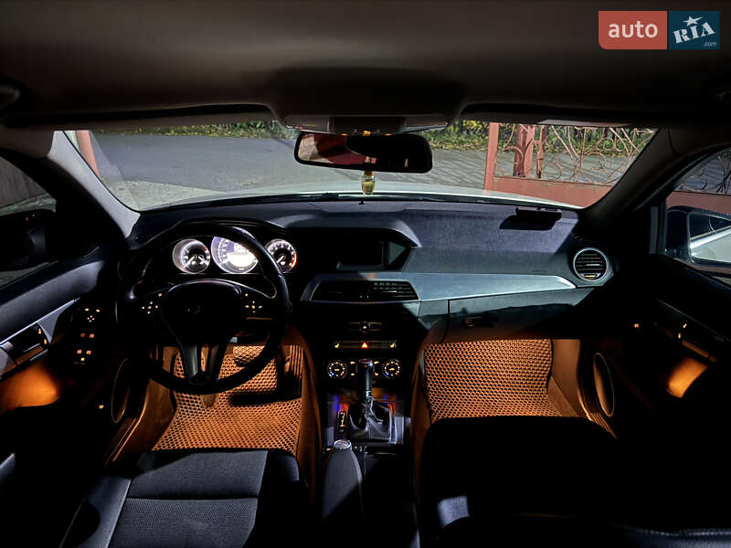 Седан Mercedes-Benz C-Class 2011 в Калинівці