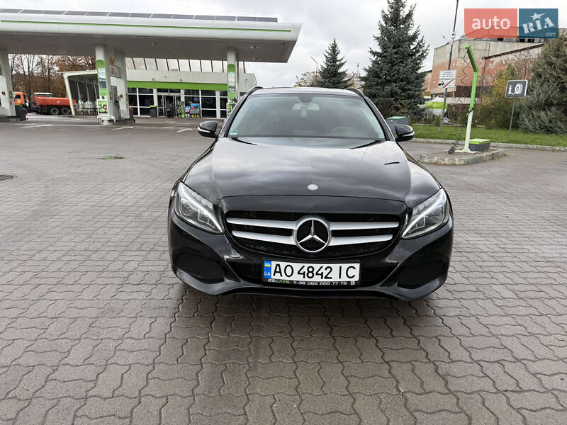 Універсал Mercedes-Benz C-Class 2015 в Ужгороді
