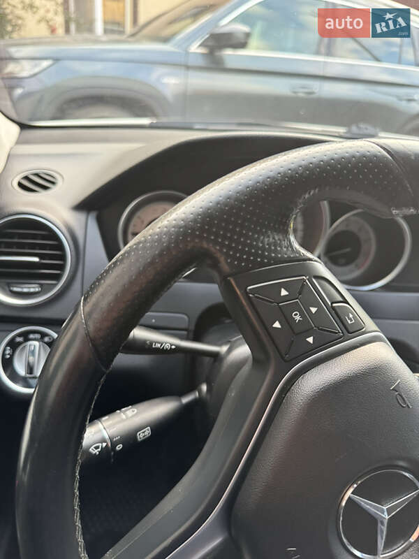 Седан Mercedes-Benz C-Class 2011 в Калинівці