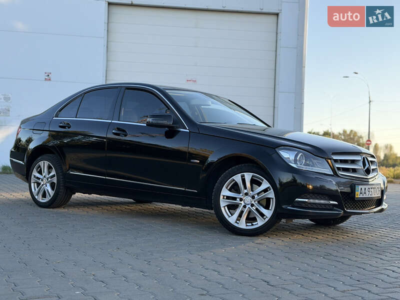 Седан Mercedes-Benz C-Class 2011 в Києві фото 5 Седан Mercedes-Benz C-Class 2011 в Києві