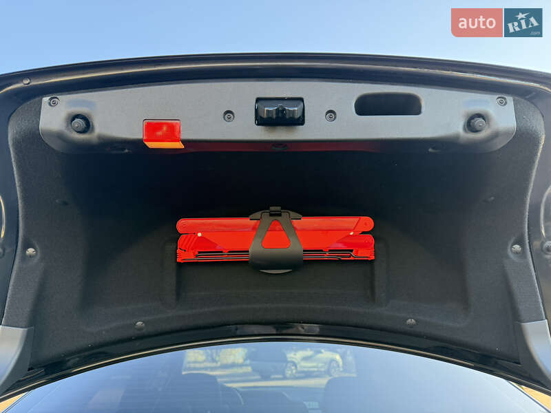 Седан Mercedes-Benz C-Class 2011 в Києві фото 20 Седан Mercedes-Benz C-Class 2011 в Києві