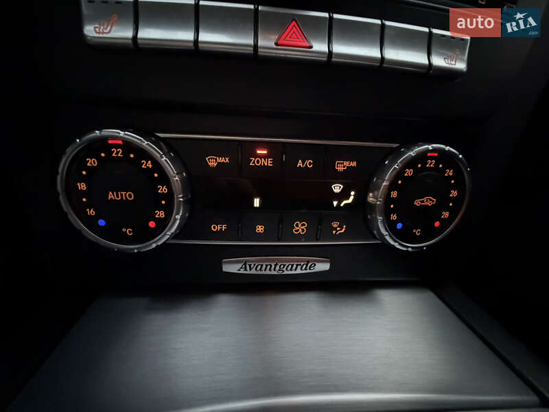 Седан Mercedes-Benz C-Class 2011 в Києві фото 69 Седан Mercedes-Benz C-Class 2011 в Києві