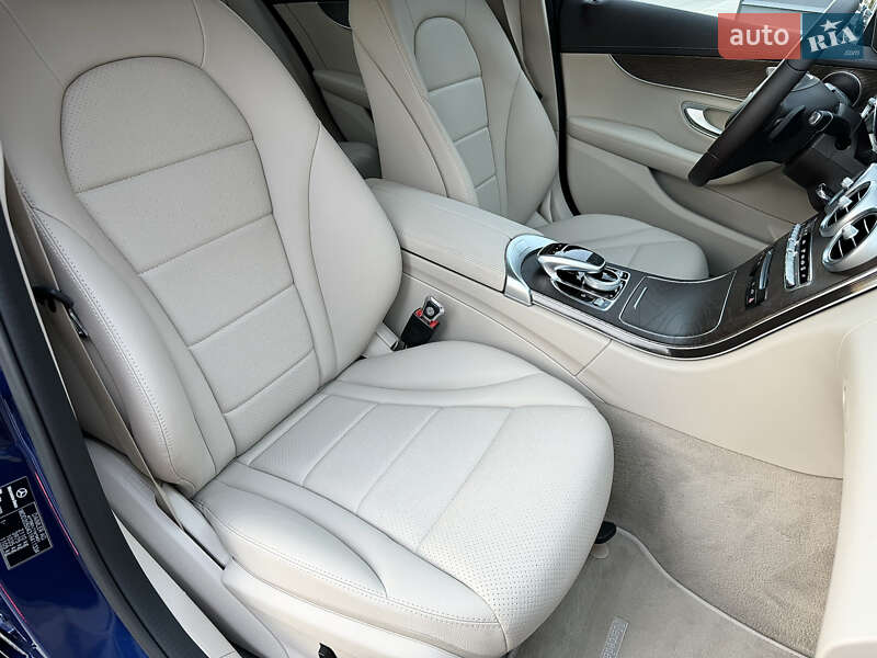 Седан Mercedes-Benz C-Class 2018 в Києві фото 39 Седан Mercedes-Benz C-Class 2018 в Києві