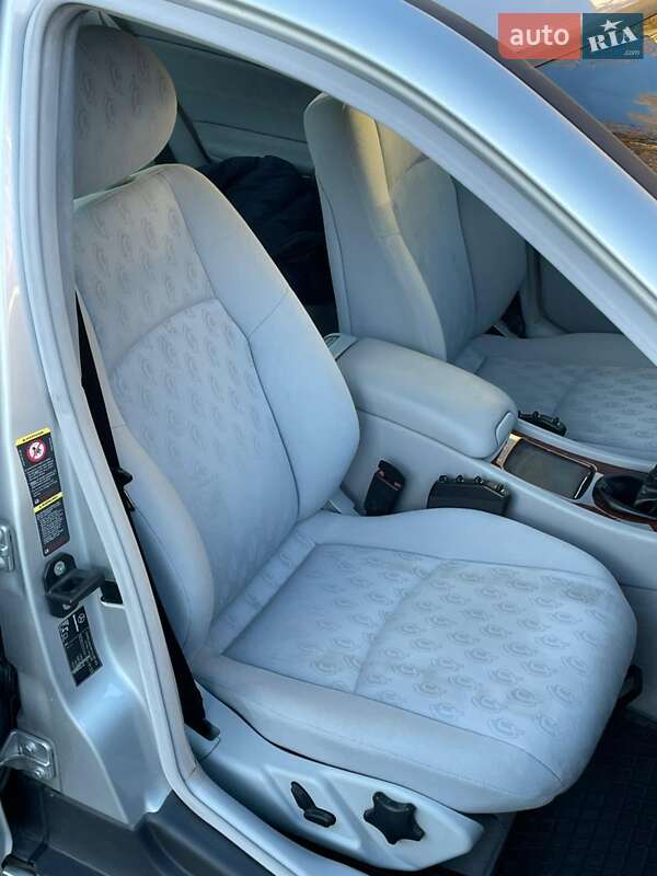 Седан Mercedes-Benz C-Class 2003 в Миколаєві