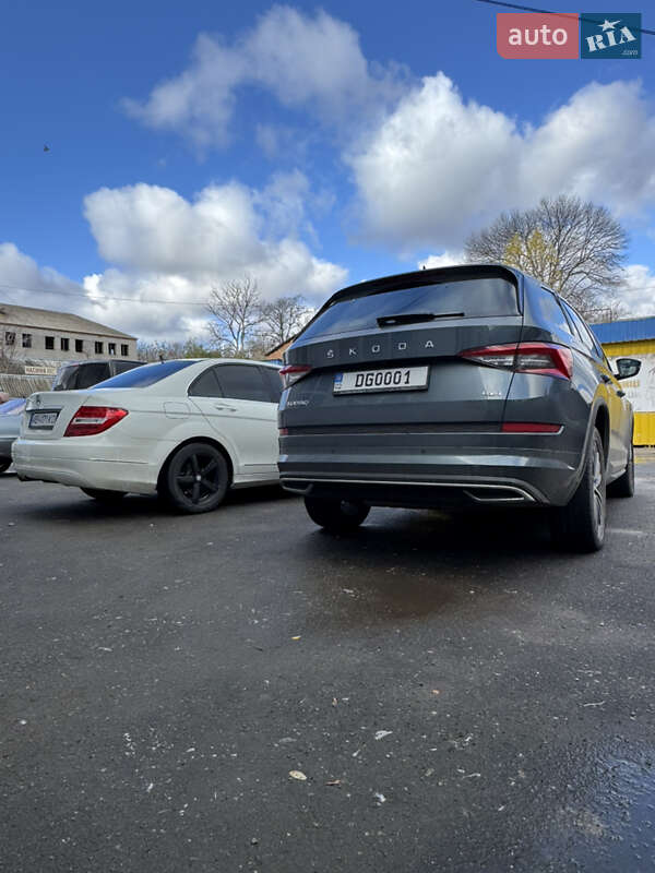 Седан Mercedes-Benz C-Class 2011 в Калинівці