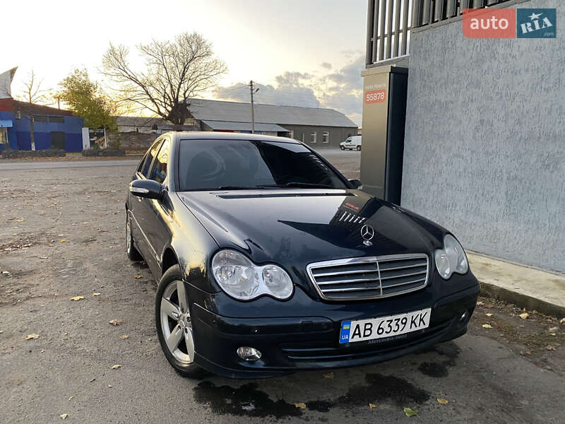 Седан Mercedes-Benz C-Class 2004 в Балті фото Седан Mercedes-Benz C-Class 2004 в Балті