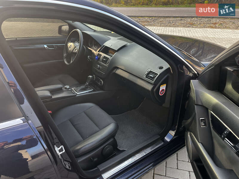 Седан Mercedes-Benz C-Class 2010 в Тячеві