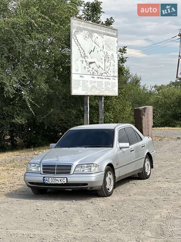 Mercedes-Benz C-Class 1993