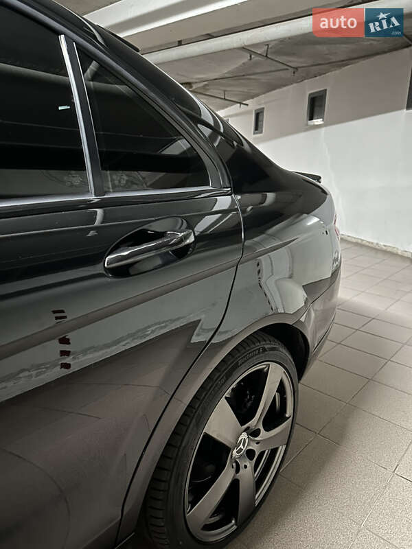 Седан Mercedes-Benz C-Class 2008 в Днепре